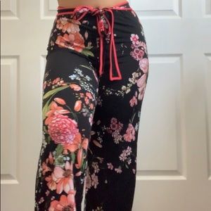 ❗️SOLD❗️Monteau Floral Boho Pants